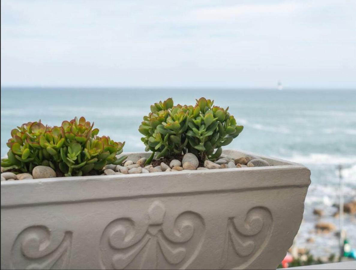 Bantry Beach Luxury Suites Cape Town Bagian luar foto