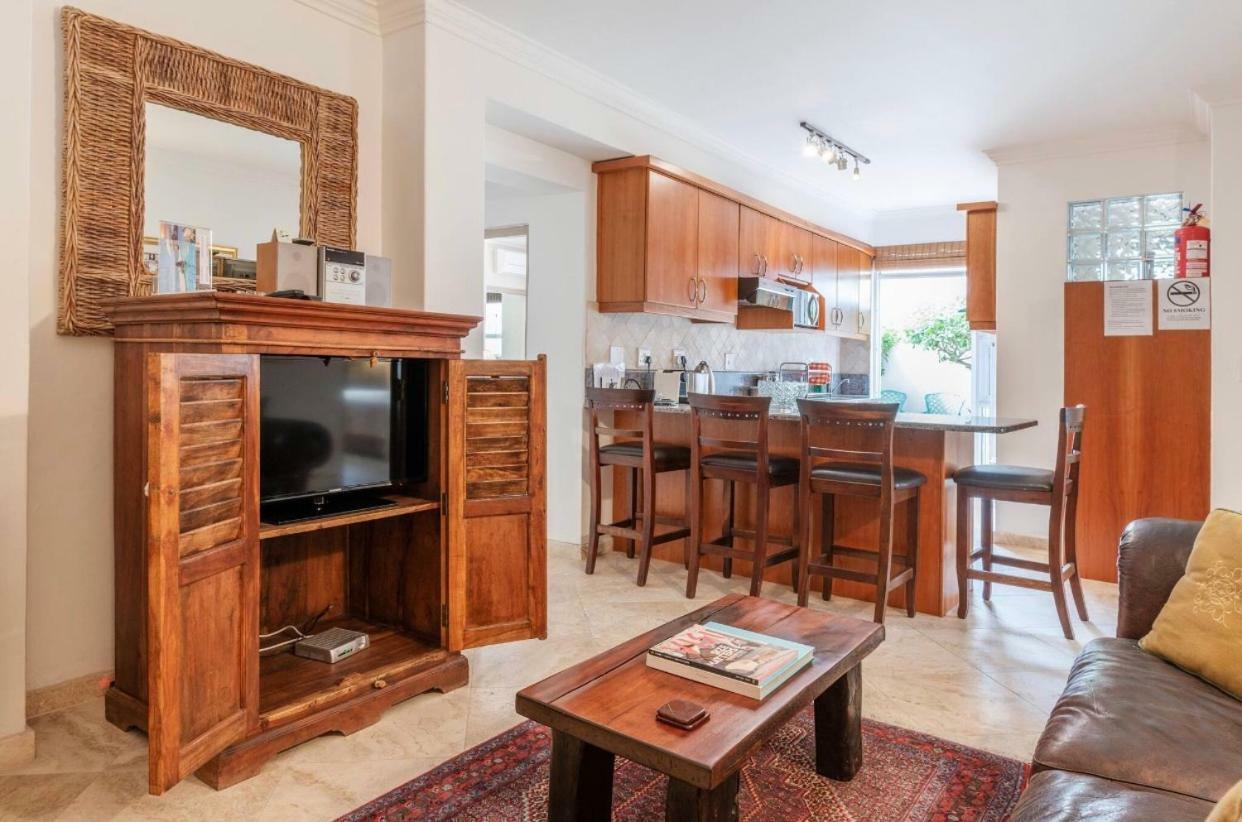 Bantry Beach Luxury Suites Cape Town Bagian luar foto