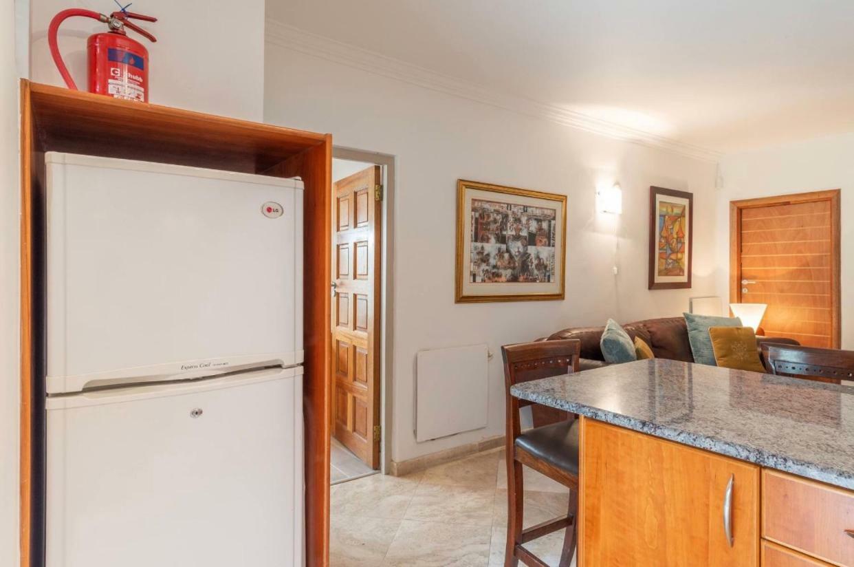Bantry Beach Luxury Suites Cape Town Bagian luar foto