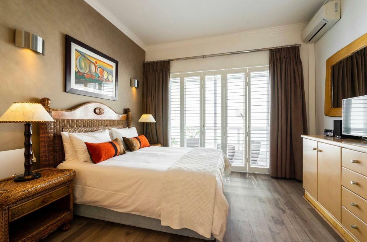 Bantry Beach Luxury Suites Cape Town Bagian luar foto